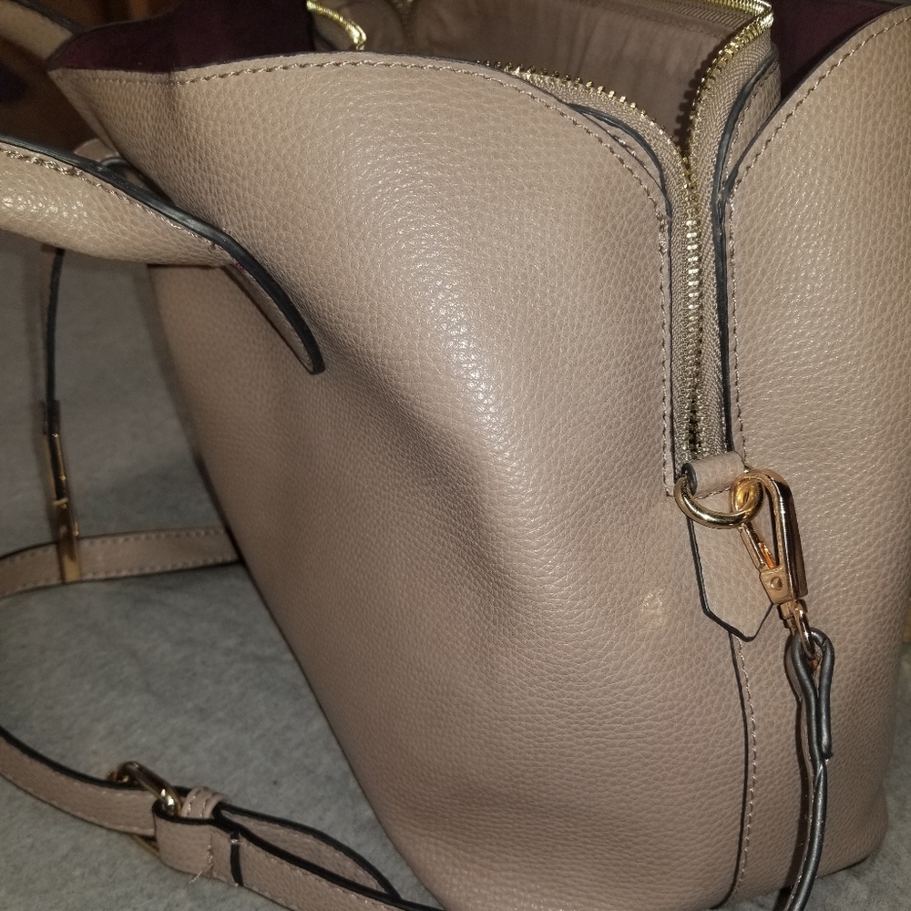 Purse - Picture 3 of 3